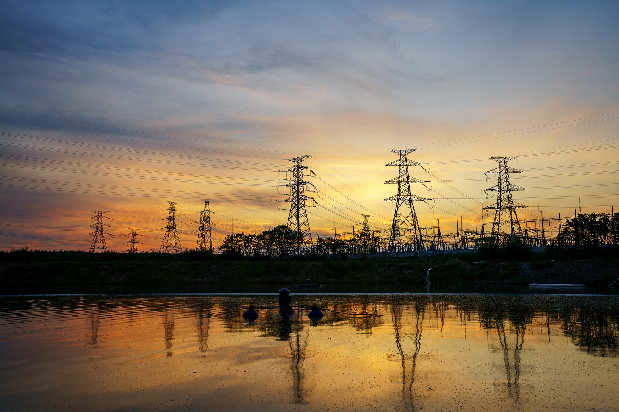 Renewable Energy Dominates UK’s Electricity Mix, Accounting for Over 40%